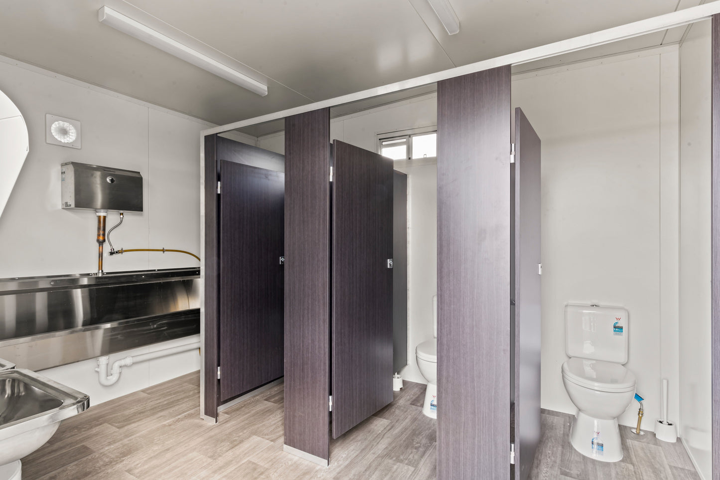 ATOM Modular 4.8x3m Male 2/Female 2 Toilet Block